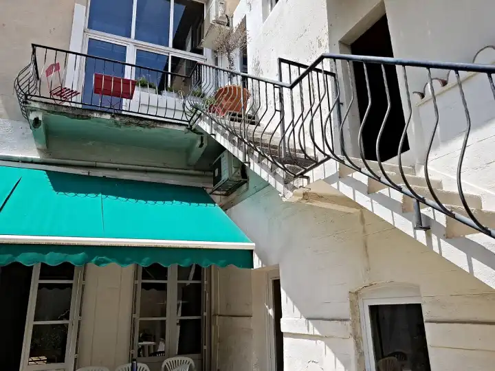 Avis technique sur la résistance d'un balcon en béton armé situé à Montpellier en Occitanie