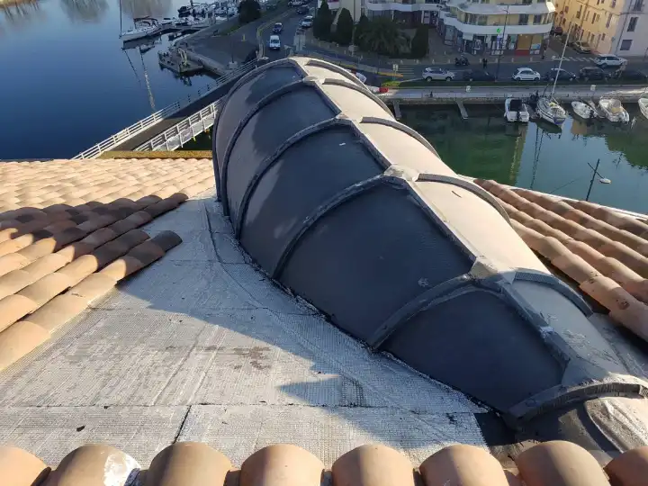 Expertise d’une couverture en zinc d’un immeuble situé à Sète dans le Languedoc Roussillon