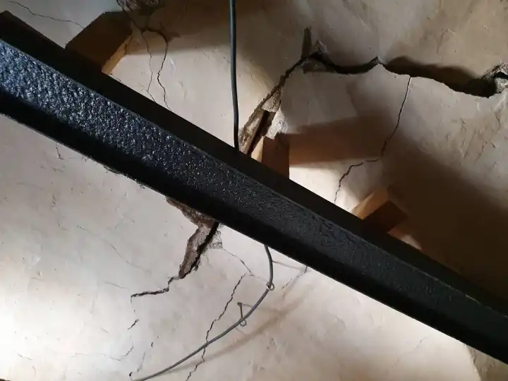 Expertise d’une fracture d’une voûte en pierre dans une maison de village située à Saint Pargoire dans l’Hérault