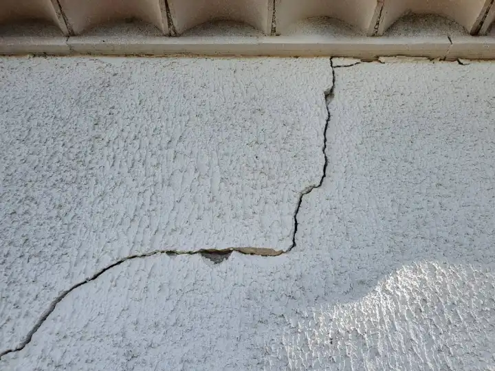 Expertise de fissures avant l’achat d’une maison située à Teyran dans l’Hérault
