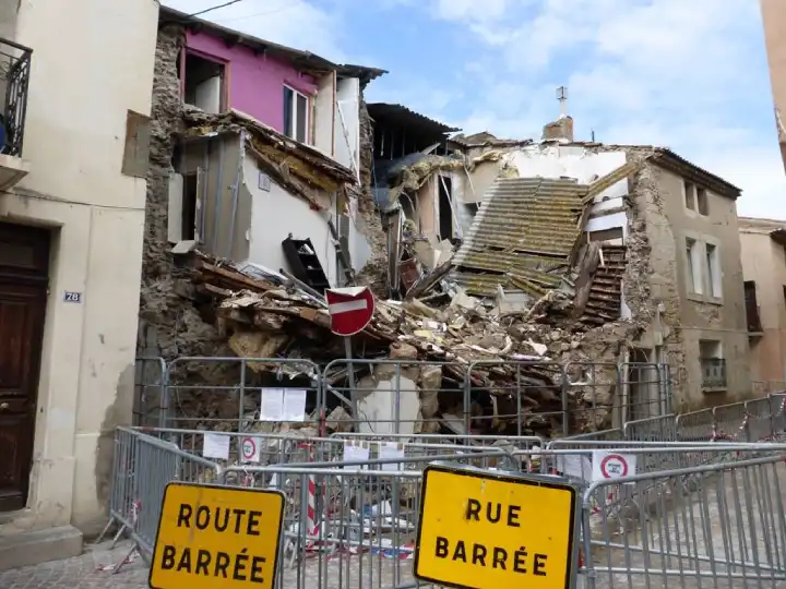 Conseils et assistance technique suite à l'effondrement d'une maison proche de Béziers dans le Languedoc Roussillon